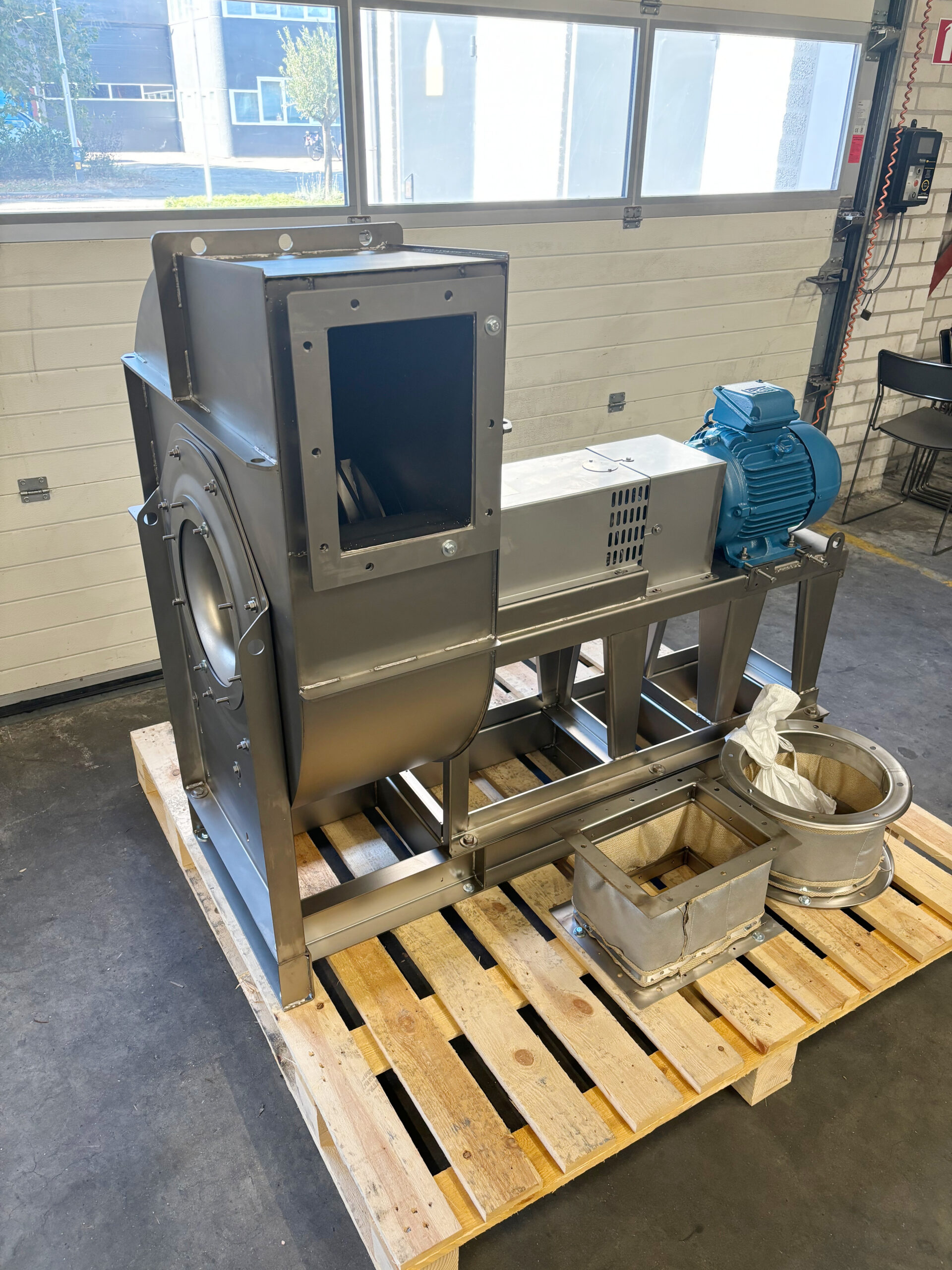 Industrial Steel Radiator Fans Stainless Steel High-Temperature Fan | Custom Industrial Solutions