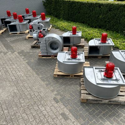 Hittebestendige centrifugale ventilatoren voor een poedercoatinstallatie