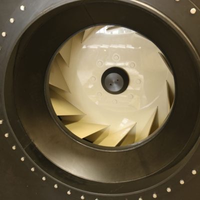 Kunststof ventilatoren voor dampafzuiging in pet-recyclingbedrijf